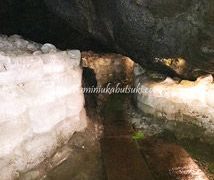 子供が本物の洞窟探検家気分になれる!富士山にある珍しい鳴沢氷穴とは?